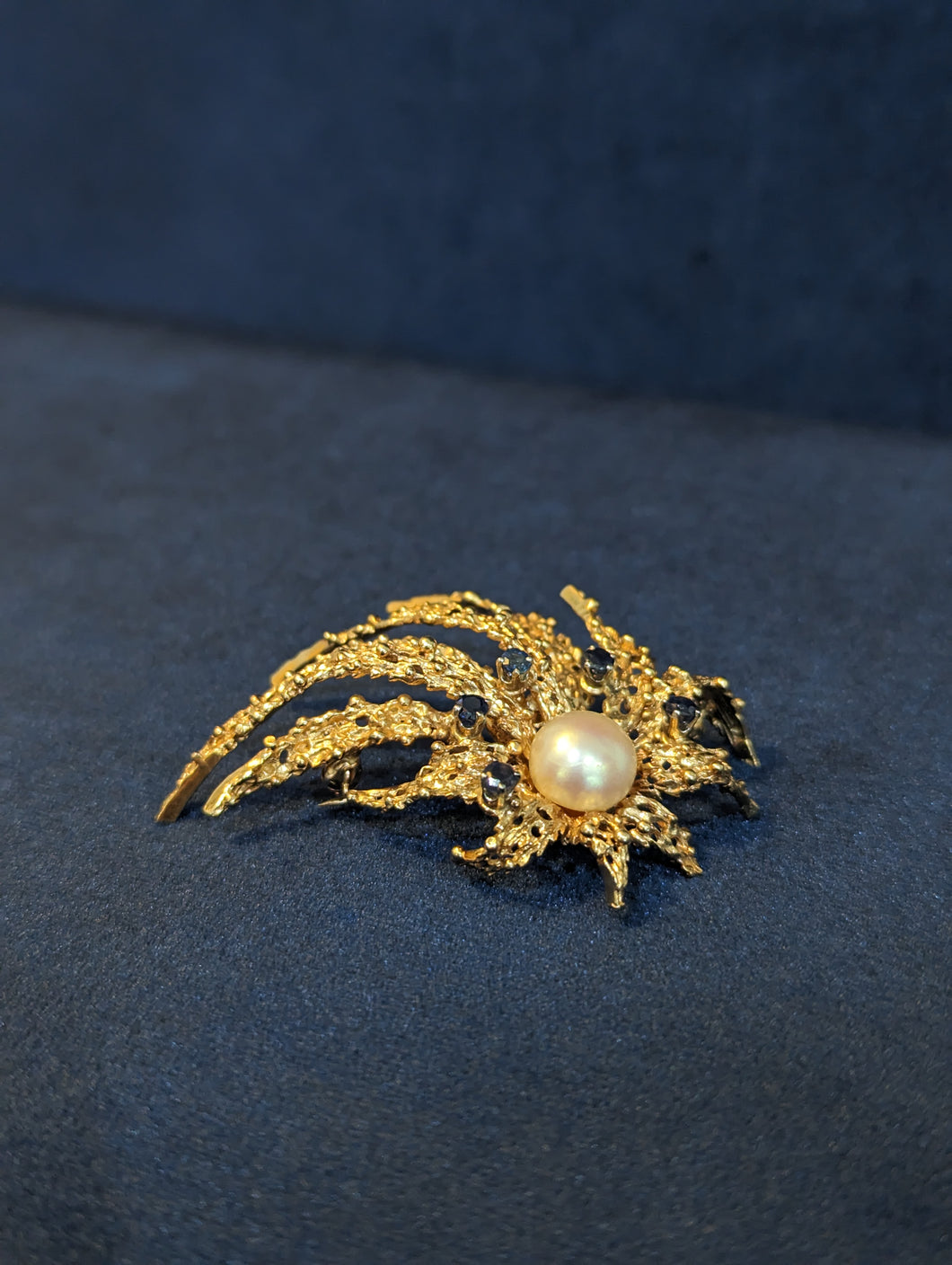 18KT Yellow Gold Pearl and Sapphire Brooch