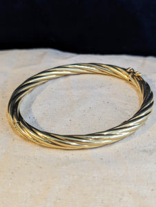 14kt YG Bangle Twist