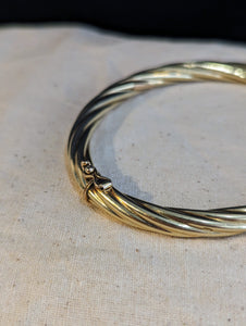 14kt YG Bangle Twist