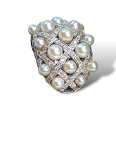 Load image into Gallery viewer, 18Kt White Gold Pearl and Diamond Ring
