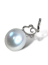 Load image into Gallery viewer, 18kt White Gold Oval Pearl and Diamond Pendant 12.5mm
