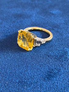 18K Yellow Gold Yellow Sapphire & Diamond Ring