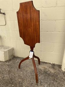 FT0122 A Georgian Mahogany Tilt Top  Candle Stand - Antiques and Possibilities