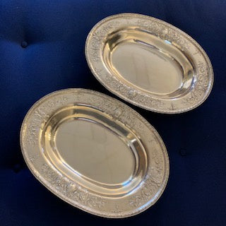 SH0016 A Pair of Sterling Silver Serving Bowls by International Silver - Antiques and Possibilities