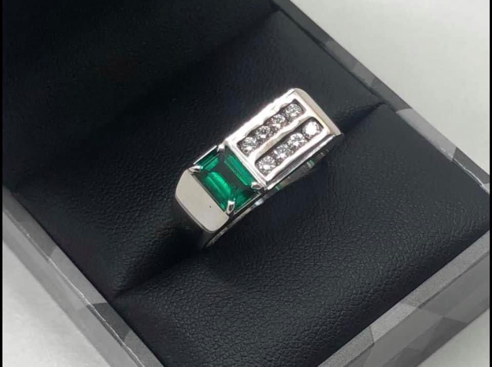 ConJP010 18ct Solid White Gold and Synthetic Biron Emerald Ring