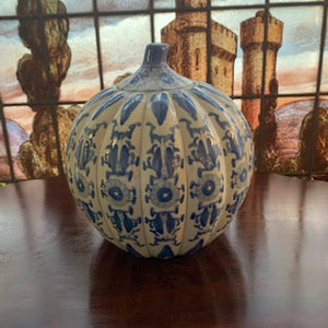 GP0040 Blue and White Porcelain Vase in a Shape of Pumpkin