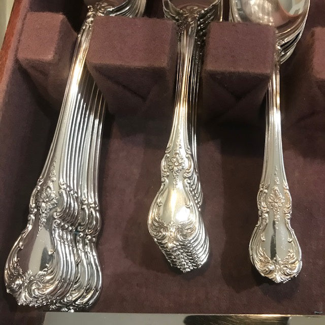 SF0887 American Sterling Silver Flatware Set by Towle in the Old Master Pattern