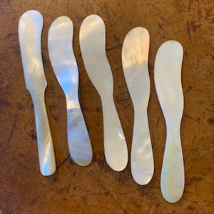 SF1210 Set of 5 Small Mother of Pearl Butter/Pate Knives - Antiques and Possibilities