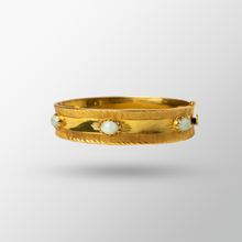 Load image into Gallery viewer, 18kt Yellow Gold Murano Glass Bangle
