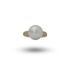 Load image into Gallery viewer, 18kt Yellow Gold Pearl and Diamond Ring
