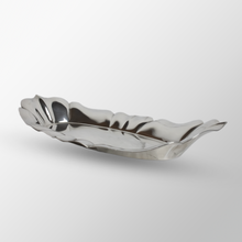 Load image into Gallery viewer, American Sterling Scalloped Bread Tray
