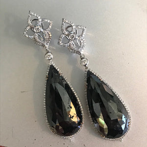 SAL0016 18kt WG White Diamond and Black Diamond Drop Earrings