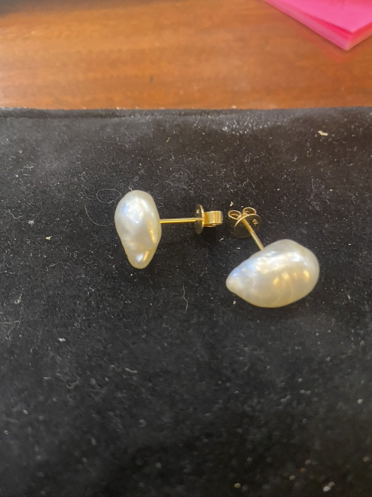 E202-1 pearl earrings baroque