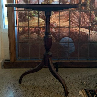 FT0034 Classic Federal English Mahogany Tilt-Top Candle Stand on a Beautiful Turned Column and Spider Legs